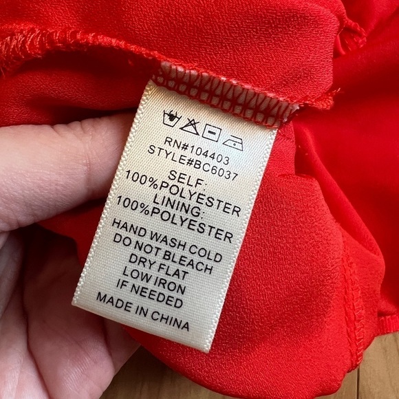 J by J.O.A. Red Off Shoulder Ruffle Blouse Women’s Size Small - Picture 10 of 12